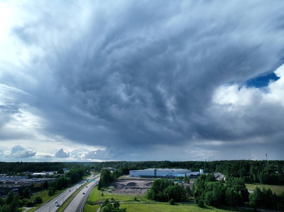 Alkuviikosta Suomeen saapuu peräkkäin useita matalapaineita. Alkuviikosta Suomeen saapuu peräkkäin useita matalapaineita. 1