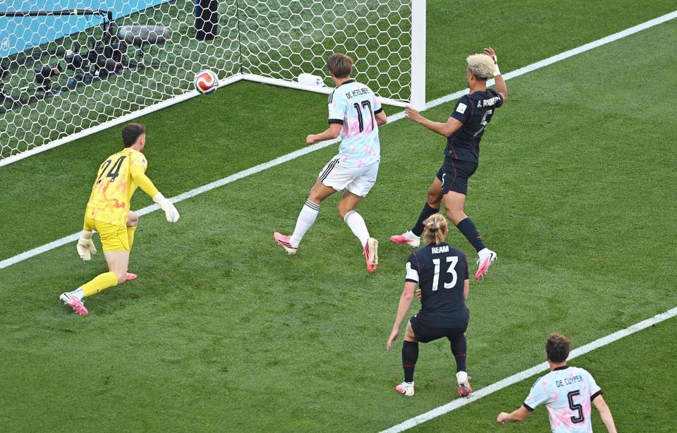 Belgia eliminoinut kisaisäntä Yhdysvallat MM-turnauksesta selvin numeroin. Belgia eliminoinut kisaisäntä Yhdysvallat MM-turnauksesta selvin numeroin. 1