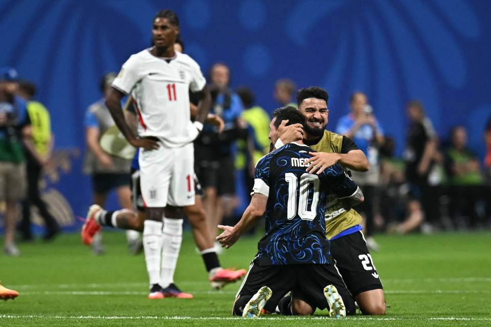 Englanti hävisi, kohu jatkuu – Messi vastasi suosimisväitteisiin tylysti Englanti hävisi, kohu jatkuu – Messi vastasi suosimisväitteisiin tylysti 2