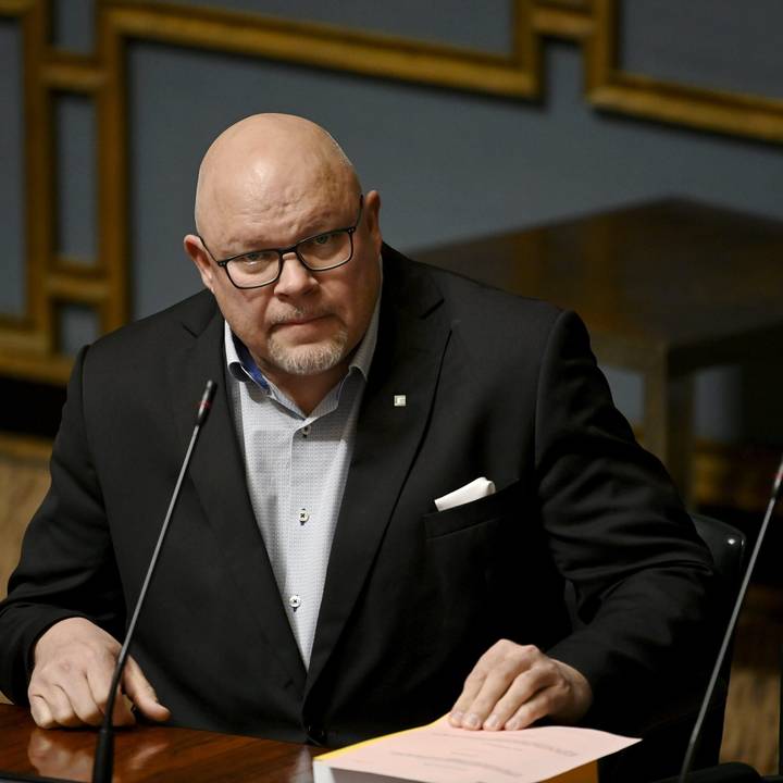 Entinen kansanedustaja Ano Turtiainen pyrkii saamaan Venäjän kansalaisuuden. 2
