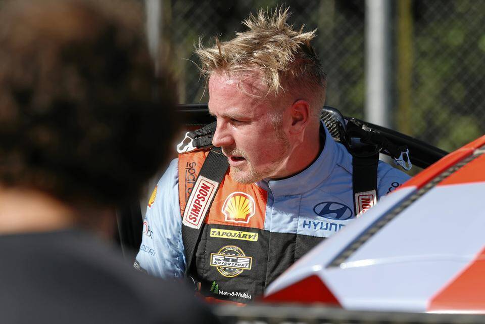 Esapekka Lappi keskeytti, Emil Lindholm kohtasi haasteita samalla erikoiskokeella – Pajari sijoittui rallissa toiseksi Esapekka Lappi keskeytti, Emil Lindholm kohtasi haasteita samalla erikoiskokeella – Pajari sijoittui rallissa toiseksi 1