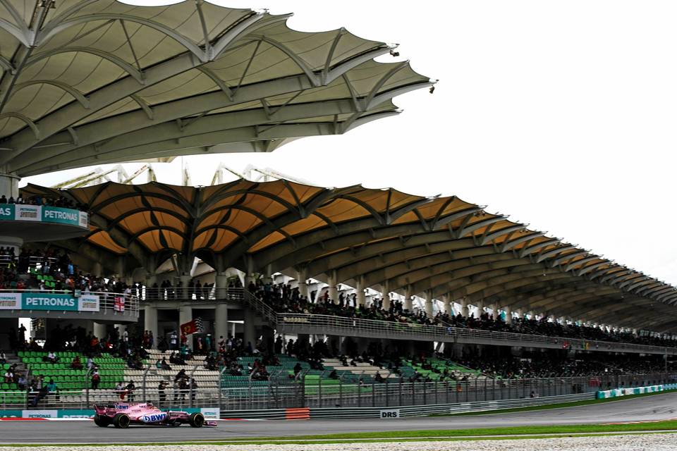 F1 harkitsee yllättävää paluuta radalle, jota kuljettajat pitivät yhtenä sarjan vaativimmista. F1 harkitsee yllättävää paluuta radalle, jota kuljettajat pitivät yhtenä sarjan vaativimmista. 1