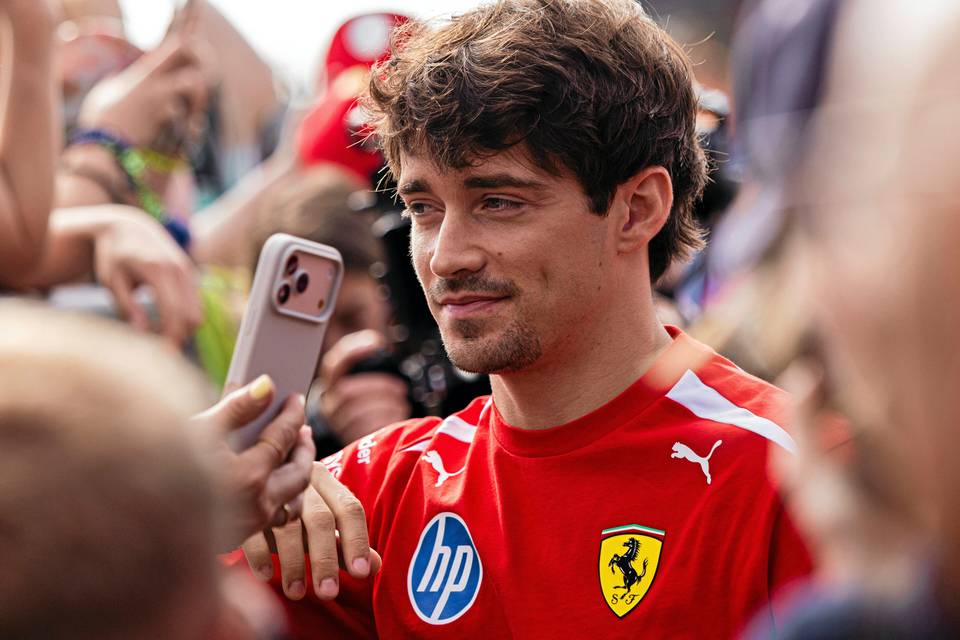 Hamilton erottuu edukseen, Leclerc kamppailee – Ferrarin huippukuljettajalta ankara myöntäminen 1