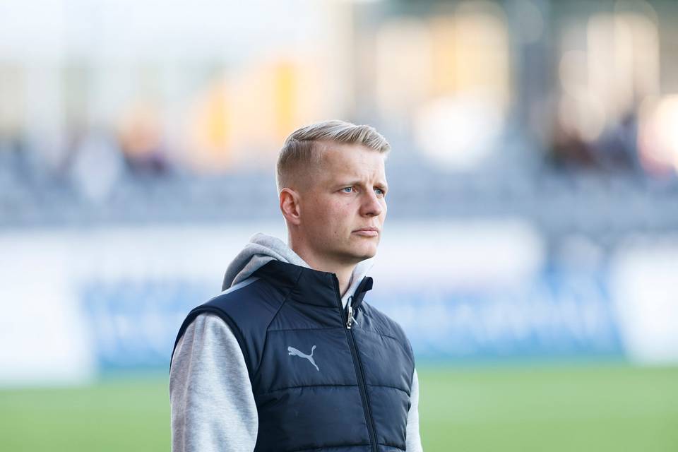 Jalkapallolegendan poika pyrkii kaatamaan KuPSin Bakussa – päävalmentaja: "Emme tavoittele pelkkää puolustustaistelua" Jalkapallolegendan poika pyrkii kaatamaan KuPSin Bakussa – päävalmentaja: "Emme tavoittele pelkkää puolustustaistelua" 2