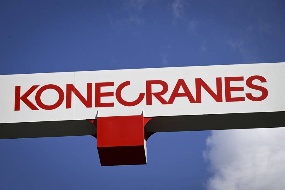 Konecranesin tilauskanta parani, mutta liikevaihto ja voitollisuus heikkenivät. Konecranesin tilauskanta parani, mutta liikevaihto ja voitollisuus heikkenivät. 1