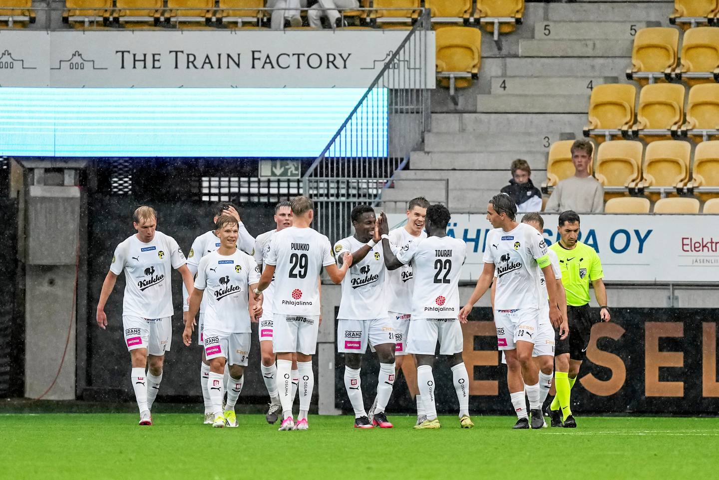 KuPS, joka on tehnyt merkittäviä muutoksia kokoonpanoonsa, nappasi täydet pisteet Seinäjoelta. KuPS, joka on tehnyt merkittäviä muutoksia kokoonpanoonsa, nappasi täydet pisteet Seinäjoelta. 1