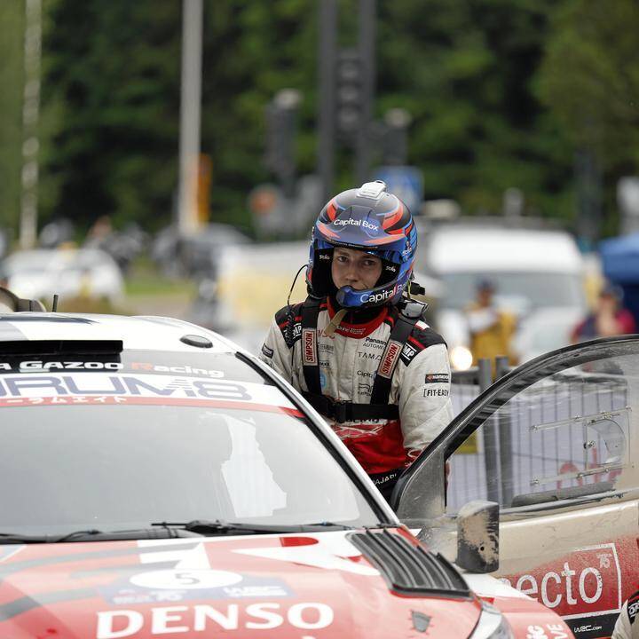Laukaan Roope Korhonen osalistuu WRC2-luokan äärimmäisen tiukkaan kärkikamppailuun – yksi erikoiskoe herätti erityistä jännitystä. Laukaan Roope Korhonen osalistuu WRC2-luokan äärimmäisen tiukkaan kärkikamppailuun – yksi erikoiskoe herätti erityistä jännitystä. 3