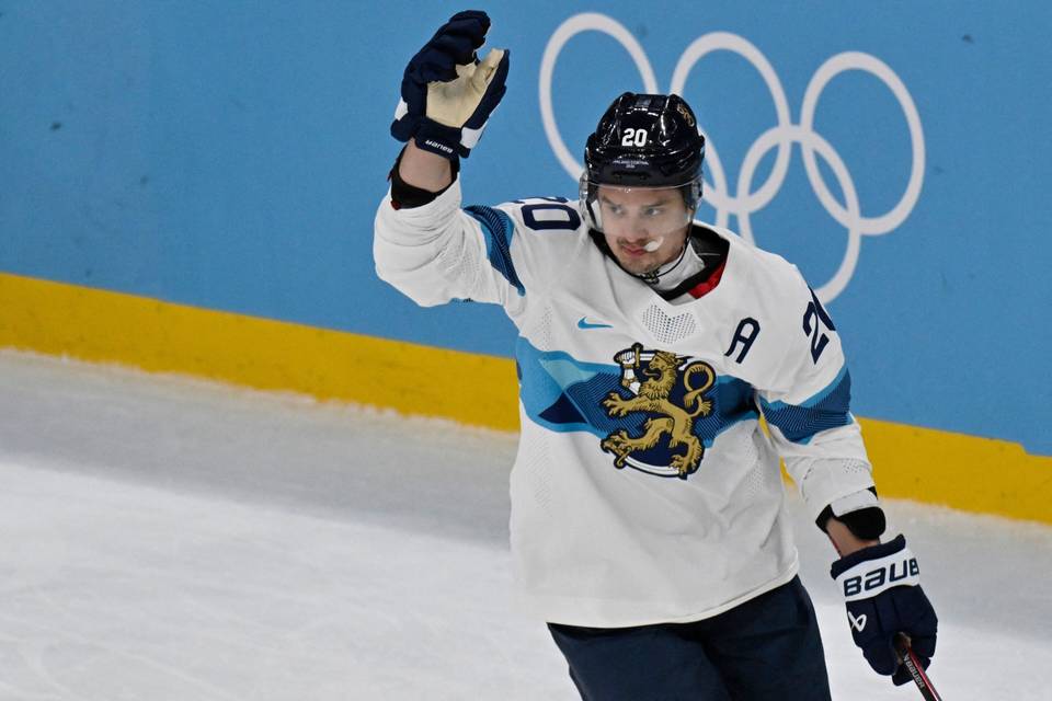 Macklin Celebrini valittiin IIHF:n vuoden parhaaksi miespelaajaksi – Sebastian Aho sijoittui kolmanneksi. Macklin Celebrini valittiin IIHF:n vuoden parhaaksi miespelaajaksi – Sebastian Aho sijoittui kolmanneksi. 1