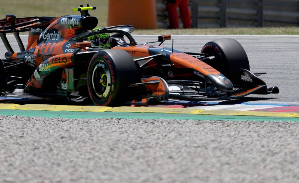 Max Verstappen varoittaa Britannian GP:n kynnyksellä: F1-autojen energia saattaa loppua kierroksen aikana Max Verstappen varoittaa Britannian GP:n kynnyksellä: F1-autojen energia saattaa loppua kierroksen aikana 2