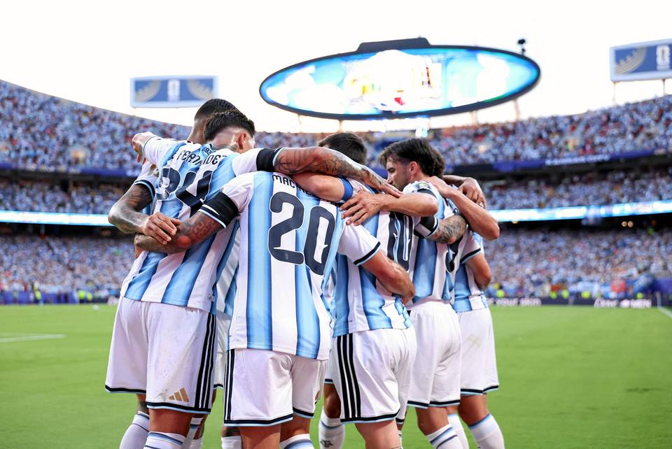 Messi kirjoitti historiaa, Argentiina suuren jännityksen jälkeen Englannin välierävastustajaksi. Messi kirjoitti historiaa, Argentiina suuren jännityksen jälkeen Englannin välierävastustajaksi. 1