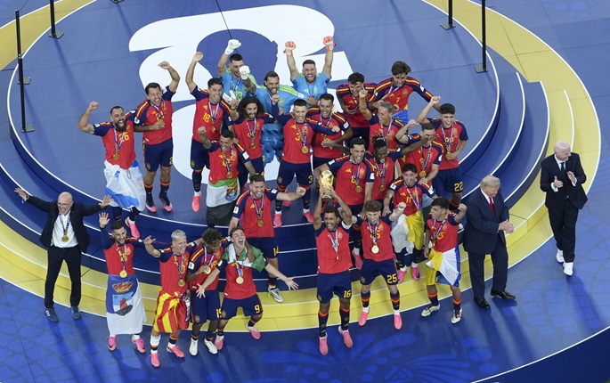 MM-voittaja Espanja ohitti Argentiinan ja palautti ykkössijan FIFA:n rankingissa. 1