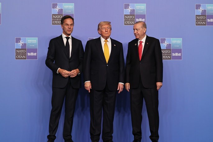 NATO lupaa 70 miljardia euroa Ukrainalle ja vahvistaa pelotetta Venäjää vastaan. 1