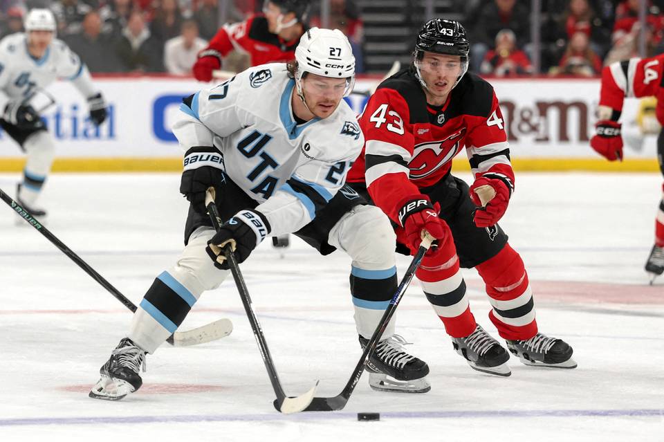 NHL:ssä kyseenalainen siirto? Devils asetti Utahille hankalan tilanteen offer sheetin avulla. 1
