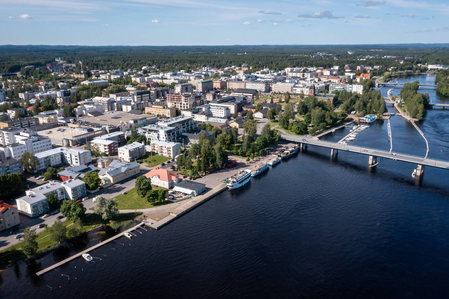 Nuoret löysivät ruosteisen armeijan ammuksen Joensuussa. Nuoret löysivät ruosteisen armeijan ammuksen Joensuussa. 1