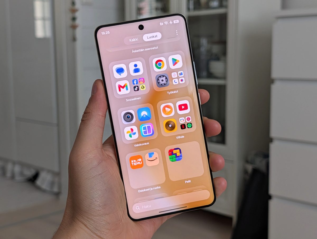 Oppon muutokset koskevat myös Realme-puhelimia: ohjelmistona siirrytään ColorOS:ään. 1 Oppon muutokset koskevat myös Realme-puhelimia: ohjelmistona siirrytään ColorOS:ään.0