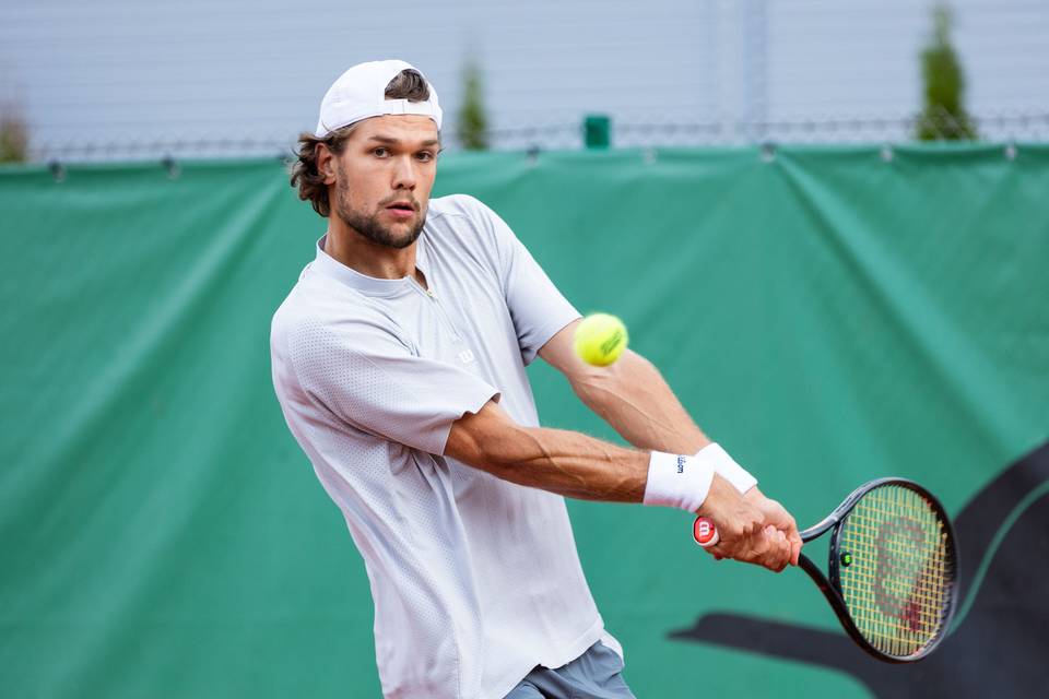 Otto Virtanen hävisi Tampere Openin finaalissa 18-vuotiaalle saksalaiselle – aurinkokaan ei paistanut suomalaiselle tennisammattilaiselle. Otto Virtanen hävisi Tampere Openin finaalissa 18-vuotiaalle saksalaiselle – aurinkokaan ei paistanut suomalaiselle tennisammattilaiselle. 1