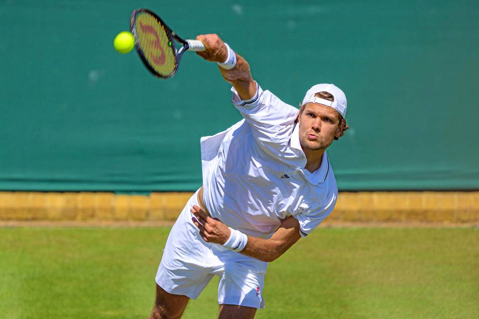 Otto Virtanen hävisi Wimbledonin toisen kierroksen ottelussa. 1