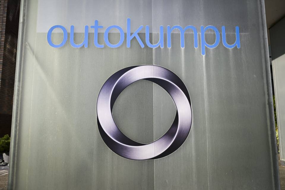 Outokummun liikevaihto ja oikaistu käyttökatetuotto kasvoivat edellisvuoteen verrattuna – osake laski voimakkaasti. Outokummun liikevaihto ja oikaistu käyttökatetuotto kasvoivat edellisvuoteen verrattuna – osake laski voimakkaasti. 1