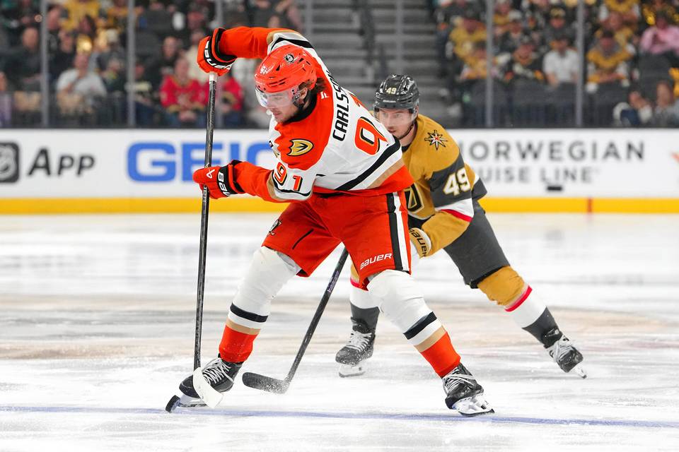 Palkkajohtaja Leo Carlsson jatkaa Anaheimissa – tässä NHL:n korkeapalkkaisimmat pelaajat Palkkajohtaja Leo Carlsson jatkaa Anaheimissa – tässä NHL:n korkeapalkkaisimmat pelaajat 1