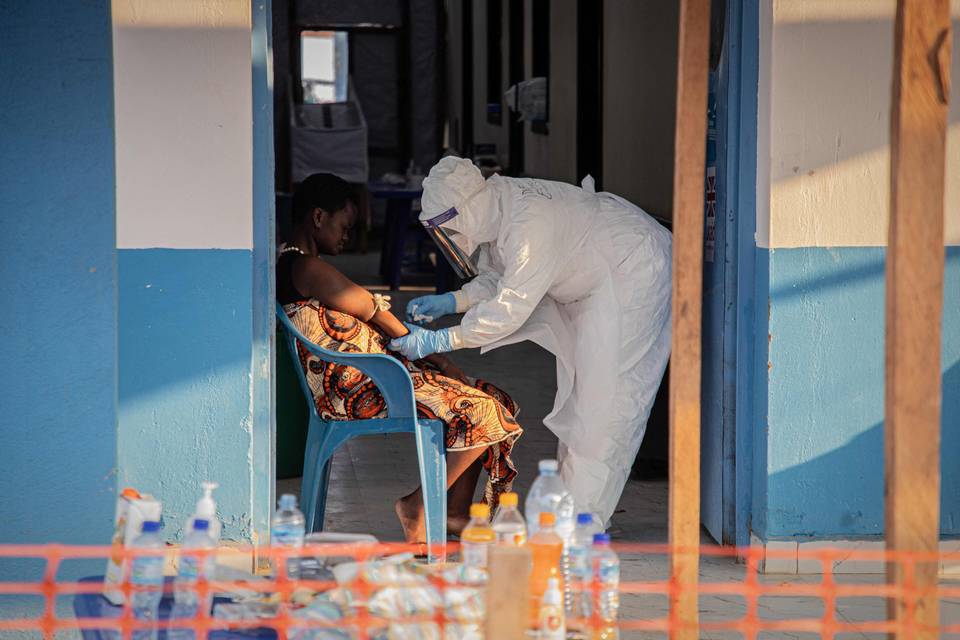 Ranskan ensimmäinen ebolatapaus on toipunut. Ranskan ensimmäinen ebolatapaus on toipunut. 1