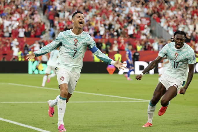 Ronaldo ja Portugali voittavat legendojen taistelun, Modricin matka päättyy 1