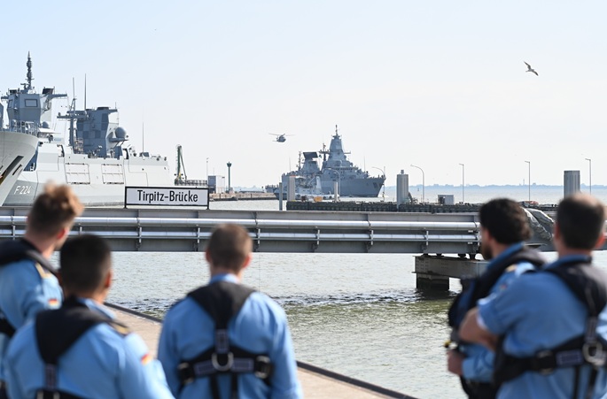 Saksalainen fregatti Sachsen palaa kuuden kuukauden NATO-mission jälkeen. 1