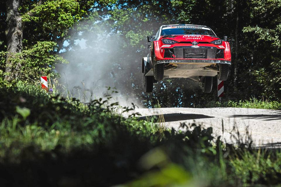 Sami Pajari saavuttaa huikeat kahdeksan pohja-aikaa peräkkäin Viron MM-rallissa. Sami Pajari saavuttaa huikeat kahdeksan pohja-aikaa peräkkäin Viron MM-rallissa. 1