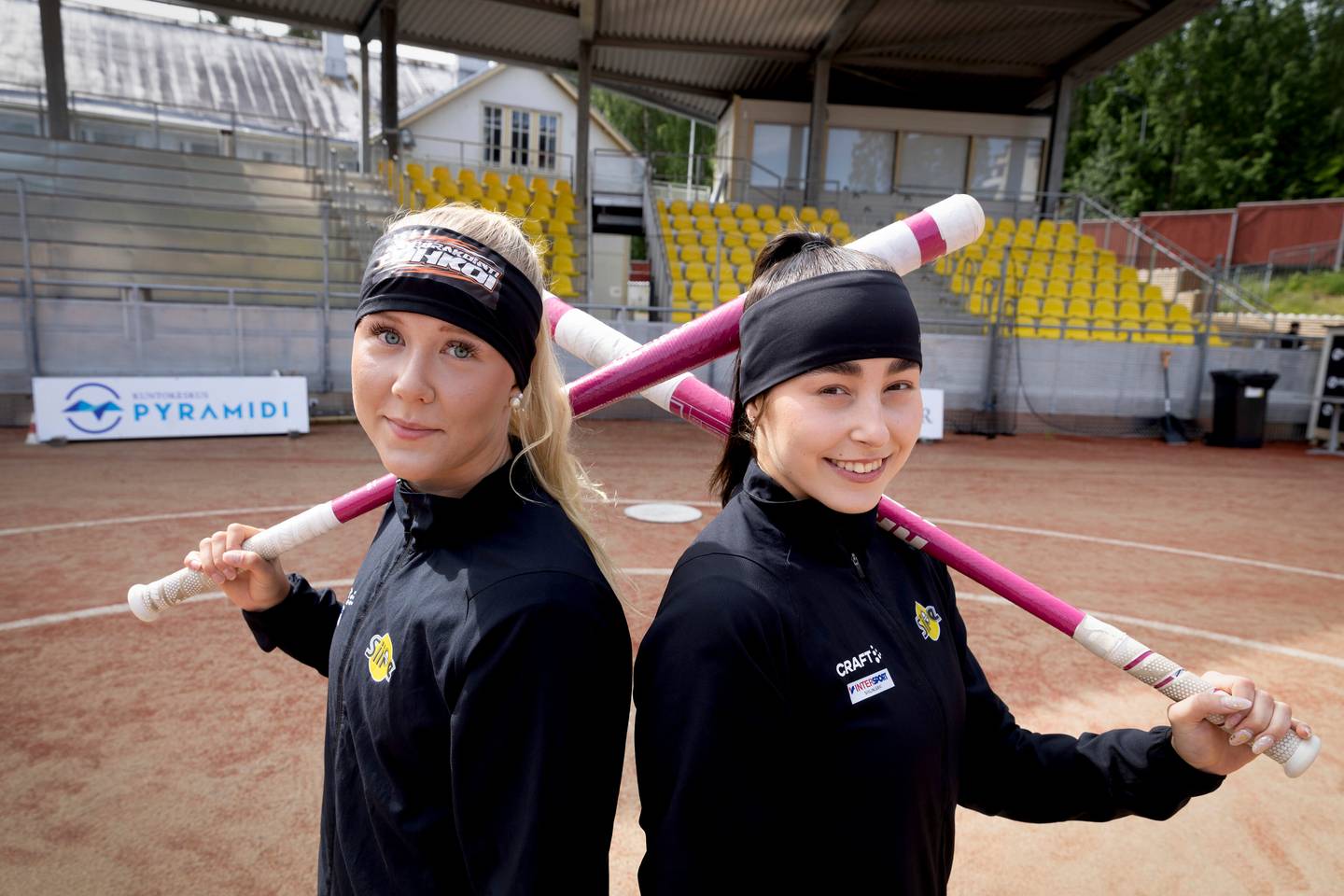 Siipettärien nuoret tähdet, joilla on jo merkittävä rooli naisten peleissä, haluavat osallistua edelleen juniorisarjoihin. Siipettärien nuoret tähdet, joilla on jo merkittävä rooli naisten peleissä, haluavat osallistua edelleen juniorisarjoihin. 1