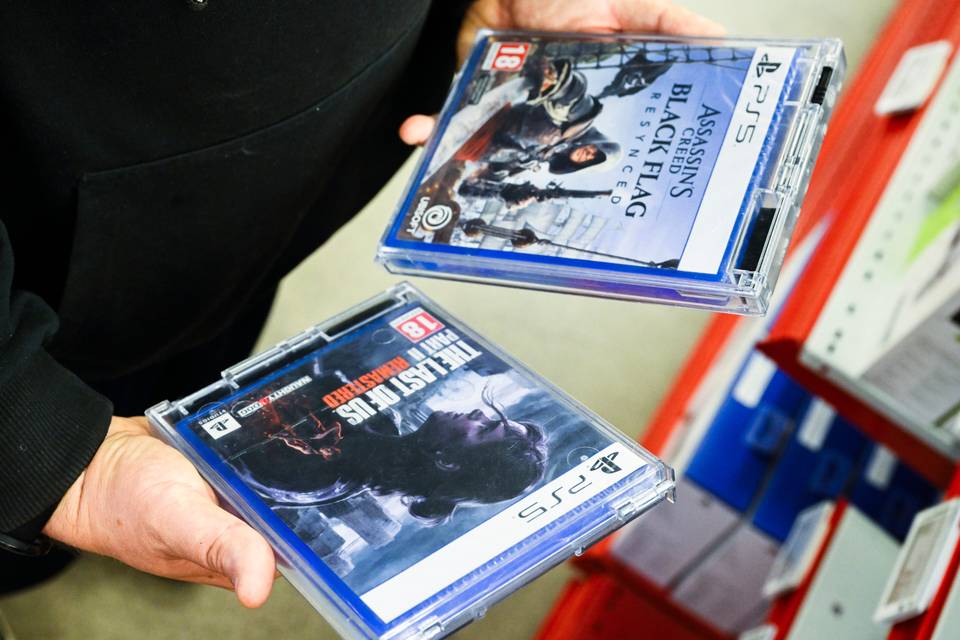 Sony päätti luopua Playstation-pelilevyistä – omistusoikeus häviää, eikä lainaaminen ole enää mahdollista. 1