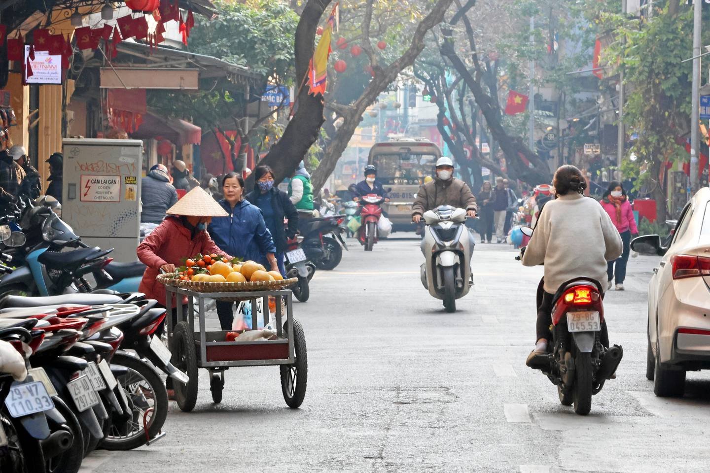 Suomen turistiviisumia ei aina myönnetä, vaikka perhe asuisi maassa – vietnamilaisilla erityisiä haasteita. Suomen turistiviisumia ei aina myönnetä, vaikka perhe asuisi maassa – vietnamilaisilla erityisiä haasteita. 1