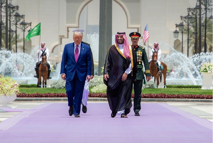 Trump hyväksyi merkittävän ydinvoimasopimuksen Saudi-Arabian kanssa. 1