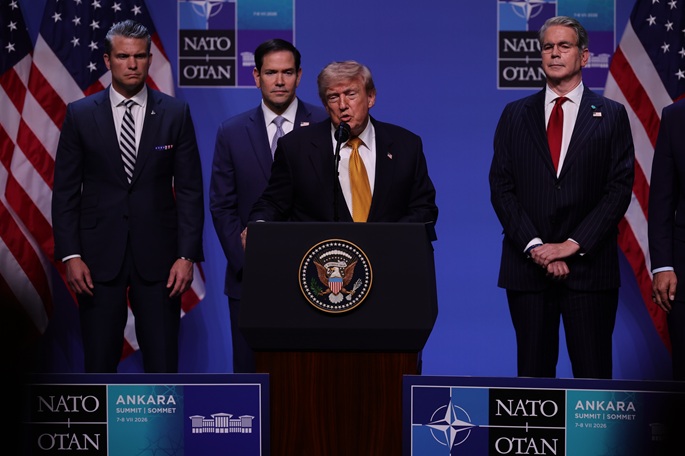 Trump kiistää tiedot Israelin jakamasta informaatiosta Iranin murhasuunnitelmasta. 1