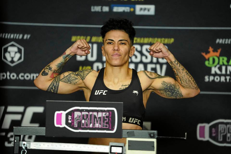 UFC-urheilijan uusi tehtävä yllättää – toimittaa ruokaa asiakkaille UFC-urheilijan uusi tehtävä yllättää – toimittaa ruokaa asiakkaille 1