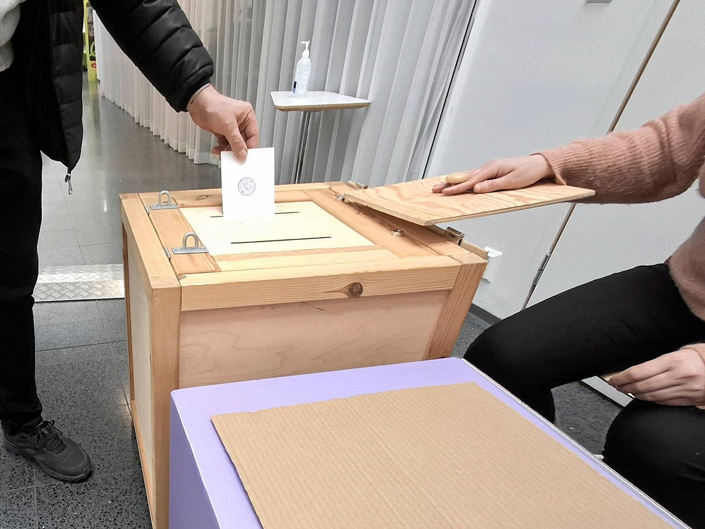 USU-gallup: Kaksi viidestä äänestäisi viimeiseksi perussuomalaisia, vasemmistoliitto sijoittuu toiseksi. USU-gallup: Kaksi viidestä äänestäisi viimeiseksi perussuomalaisia, vasemmistoliitto sijoittuu toiseksi. 1