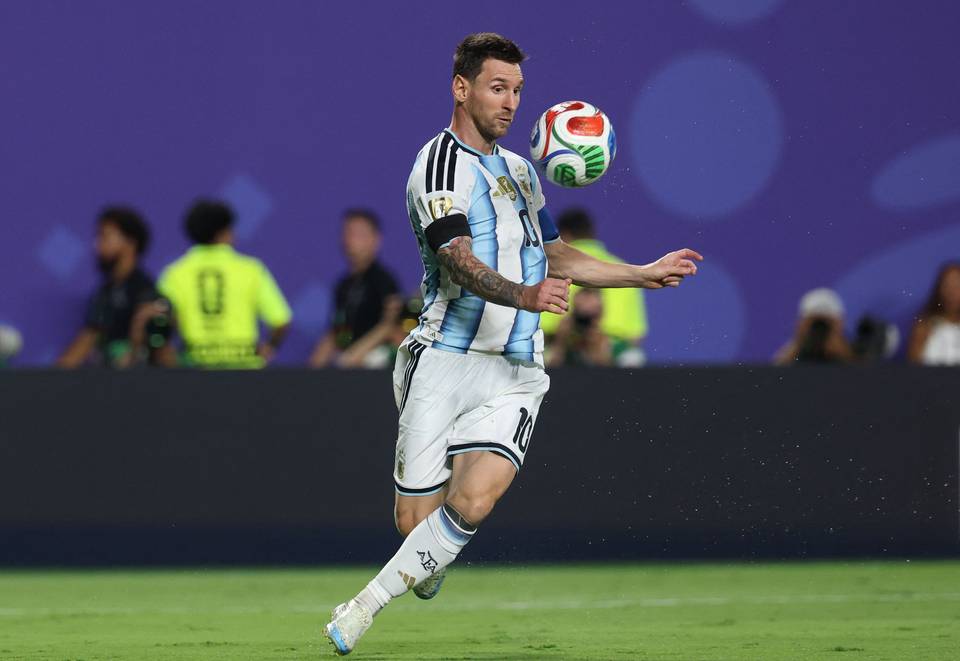 Vauvana Messin käsivarsilla, nyt MM-finaalissa vastakkain – Messi kommentoi legendaarista kuvaa Vauvana Messin käsivarsilla, nyt MM-finaalissa vastakkain – Messi kommentoi legendaarista kuvaa 1