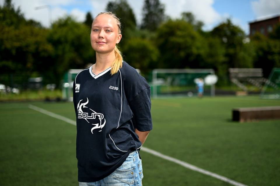 Venla Roine pohtii, miten Tinja-Riikka Korpelan kanssa toimitaan – nyt 20-vuotias lahjakkuus on HPS:n ykkösvahti. Venla Roine pohtii, miten Tinja-Riikka Korpelan kanssa toimitaan – nyt 20-vuotias lahjakkuus on HPS:n ykkösvahti. 1