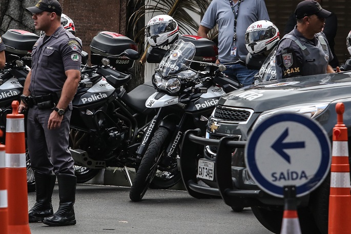Viisi kuollut nopeassa poliisioperaatiossa ja tulitaistelussa Brasiliassa. 1