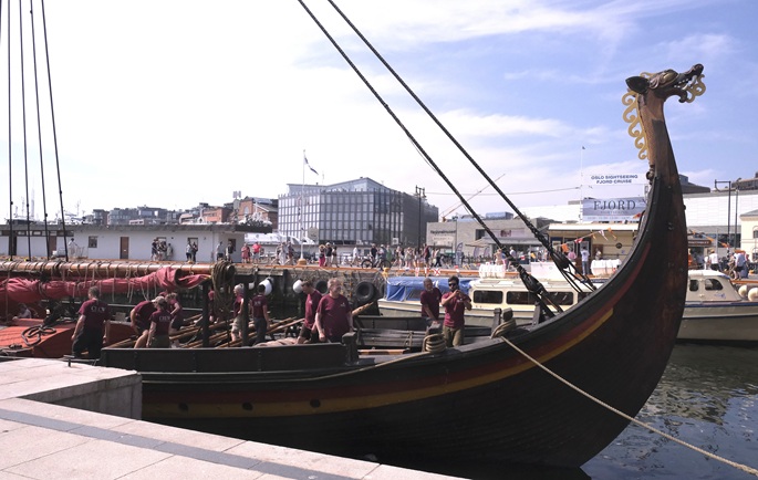 Vikingilaiva, joka esiintyy 'Iliadissa', avautuu yleisölle opastetuille kierroksille Oslossa. 1