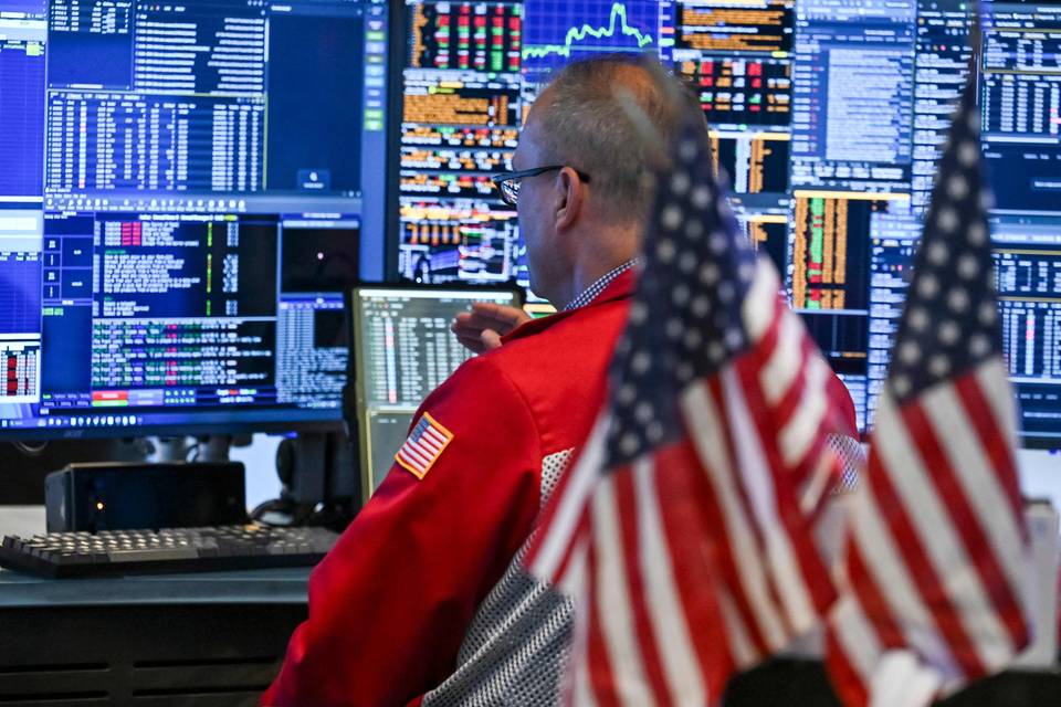 Wall Street päätti päivän laskusuunnassa, öljyn hinnat nousussa. 1