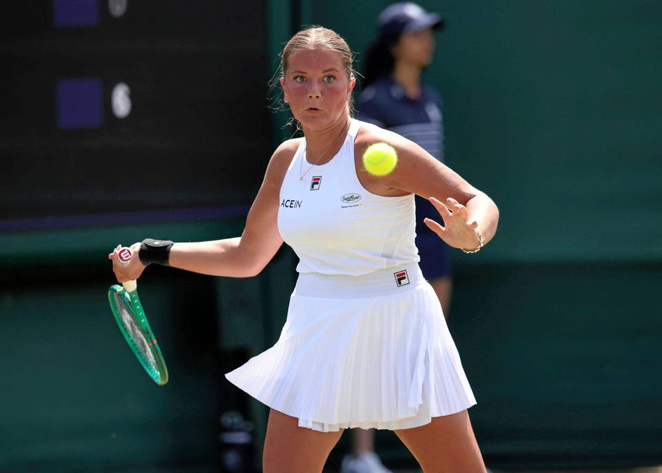 Wimbledonissa yllättävä käänne: 15-vuotias tennislahjakkuus poistettiin kesken ottelun – syy herätti ihmetystä 1
