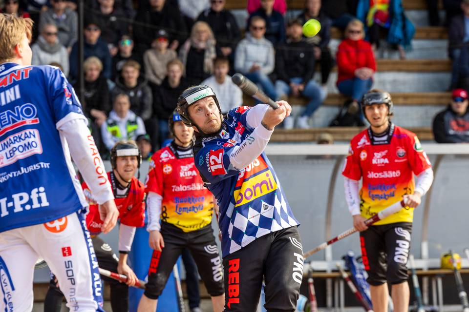 44-vuotias pesäpallon legenda jatkaa pelaajauraansa. 44-vuotias pesäpallon legenda jatkaa pelaajauraansa. 1