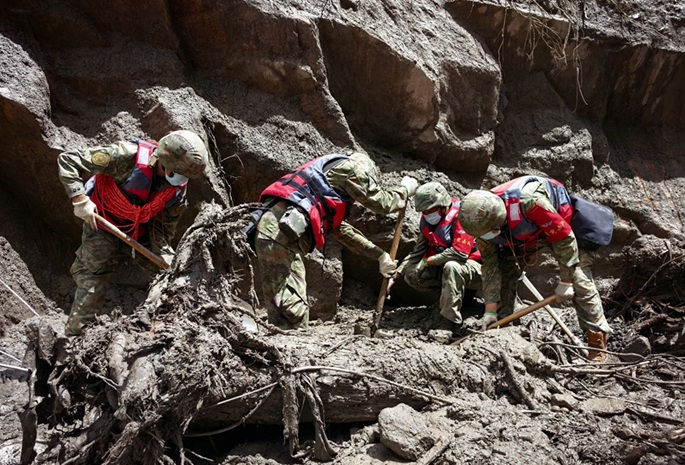 7 dead, 554 missing after mudslide hits China's Xizang 1