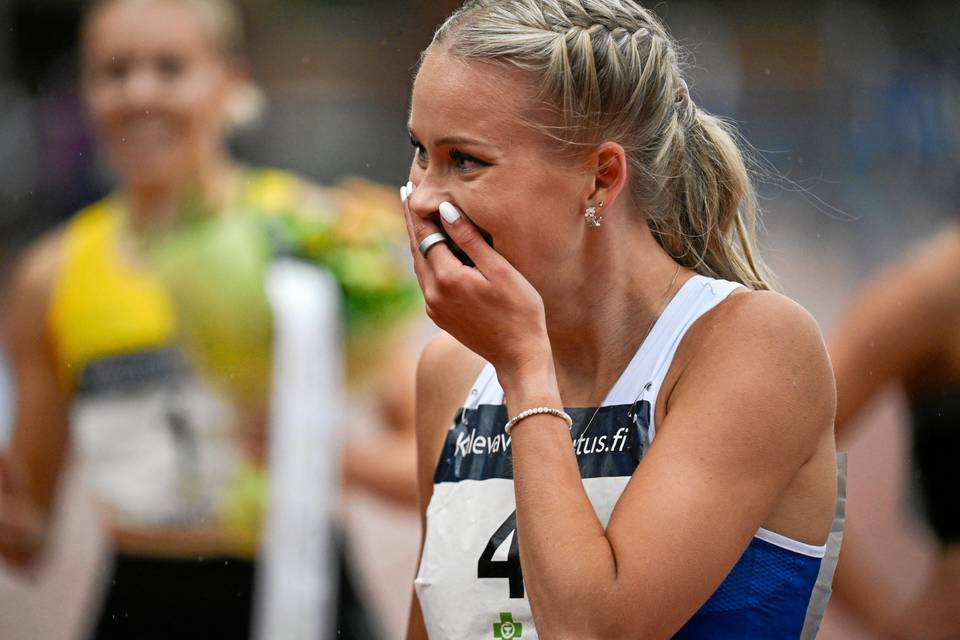 Aikuisten arvokisadebytantti Heidi Salminen eteni suoraan välieriin. Aikuisten arvokisadebytantti Heidi Salminen eteni suoraan välieriin. 1