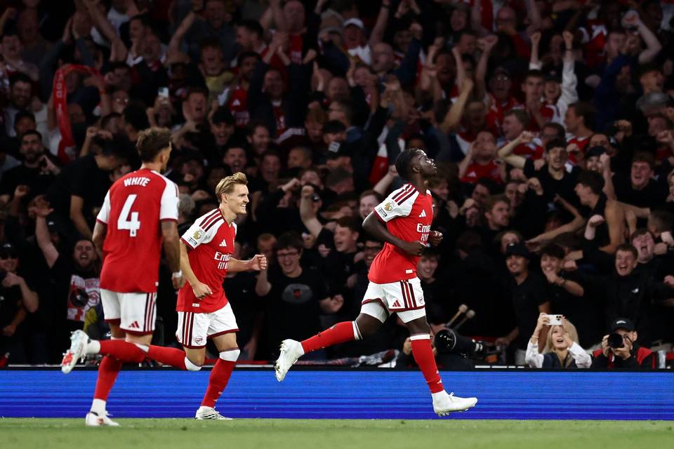 Arsenal haastoi sarjanousijan tiukasti Valioliigan avausottelussa. Arsenal haastoi sarjanousijan tiukasti Valioliigan avausottelussa. 1