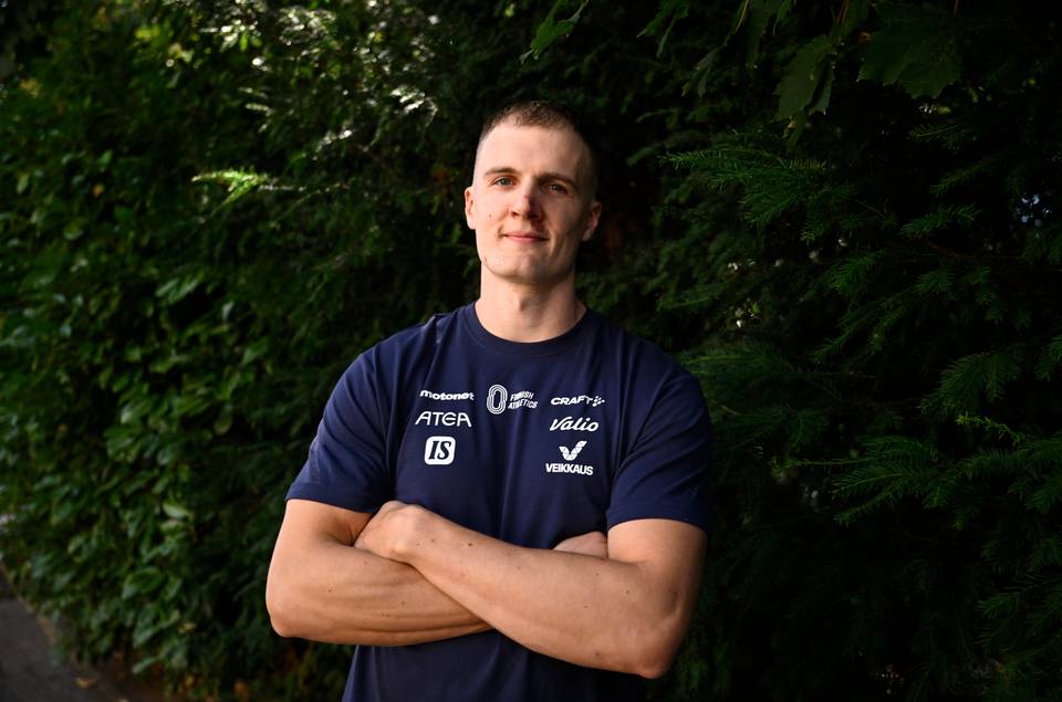 EM-pronssimitalisti Oliver Helander turhautui kesäkuussa ja päätti pysyä pystyssä. EM-pronssimitalisti Oliver Helander turhautui kesäkuussa ja päätti pysyä pystyssä. 1