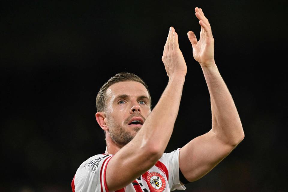 Englannin maajoukkueen kokenut pelaaja Jordan Henderson siirtyy Chelseaan. Englannin maajoukkueen kokenut pelaaja Jordan Henderson siirtyy Chelseaan. 1