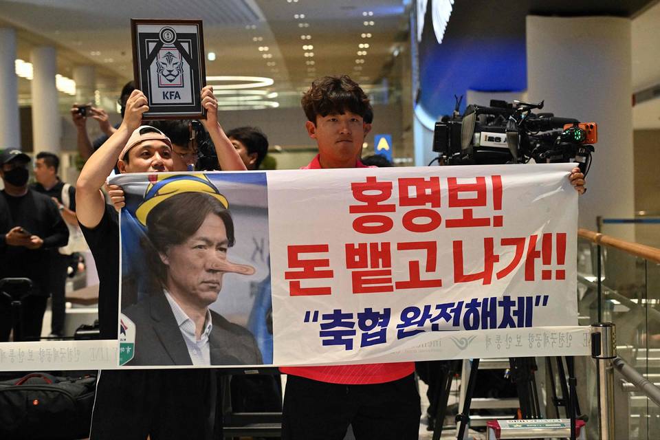 Etelä-Korean jalkapalloliitto pahoitteli seksuaalista skandaalia Etelä-Korean jalkapalloliitto pahoitteli seksuaalista skandaalia 1