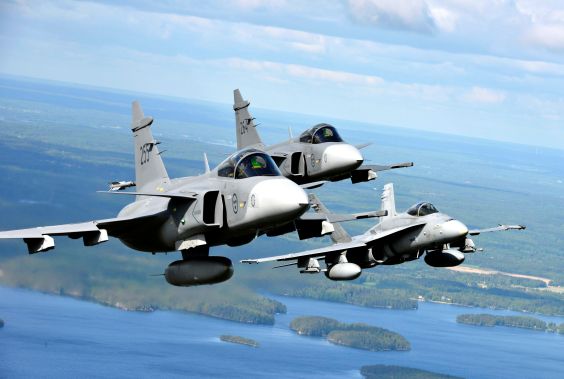 Finland and Sweden boost defence ties with Swedish air and naval assets 1
