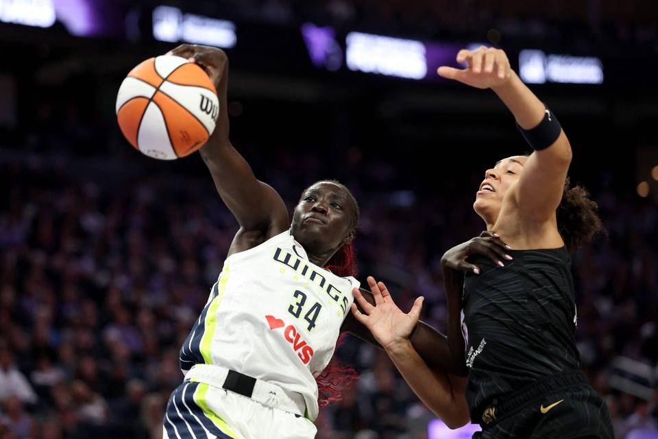Golden State osoittautui jälleen liian vahvaksi Awak Kuierin edustamalle Dallasille. Golden State osoittautui jälleen liian vahvaksi Awak Kuierin edustamalle Dallasille. 1