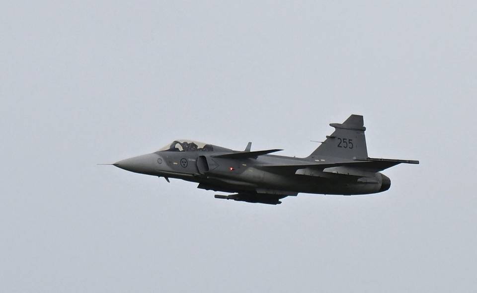 Gripen-hävittäjä syöksyi Unkarissa, lentäjä onnistui pelastautumaan. 1